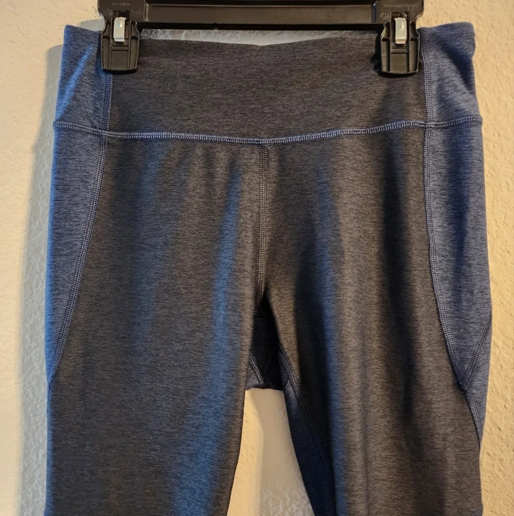 Outdoor Voices Women’s Tech Sweat Crop Leggings size small - Picture 3 of 5